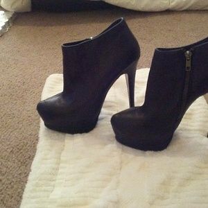 Steve Madden size 8 womans heels